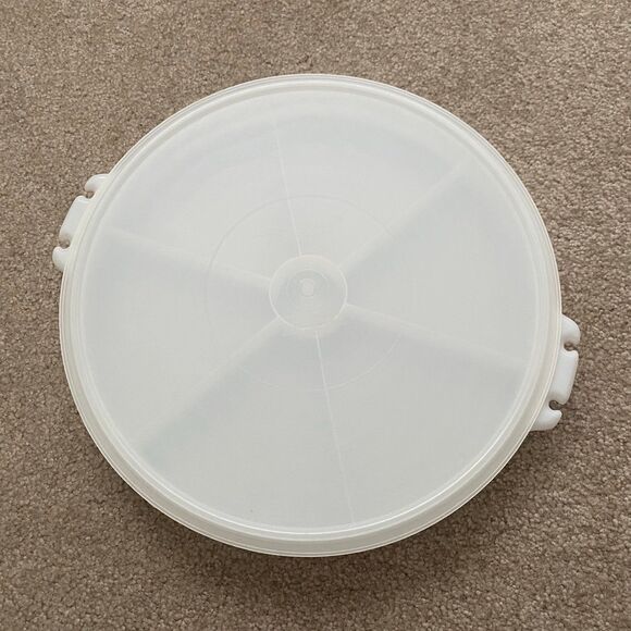 Vintage Tupperware Divided Relish Tray with Lid EUC Veggie Party Tray Hosting - Picture 2 of 11